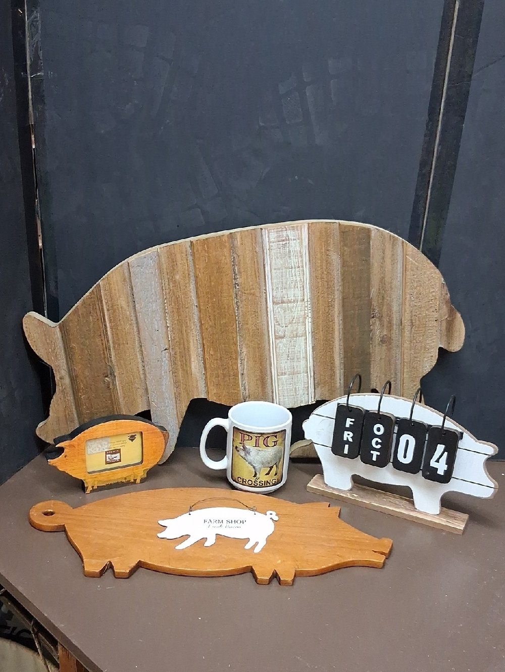 For‎ the love of pigs Farmhouse decor bundle.